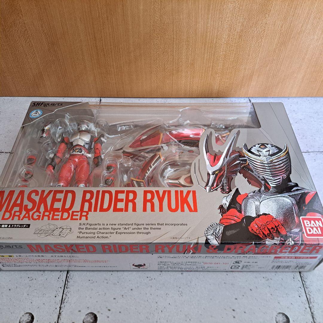S.H.Figuarts 仮面ライダー龍騎 & ドラグレッダー