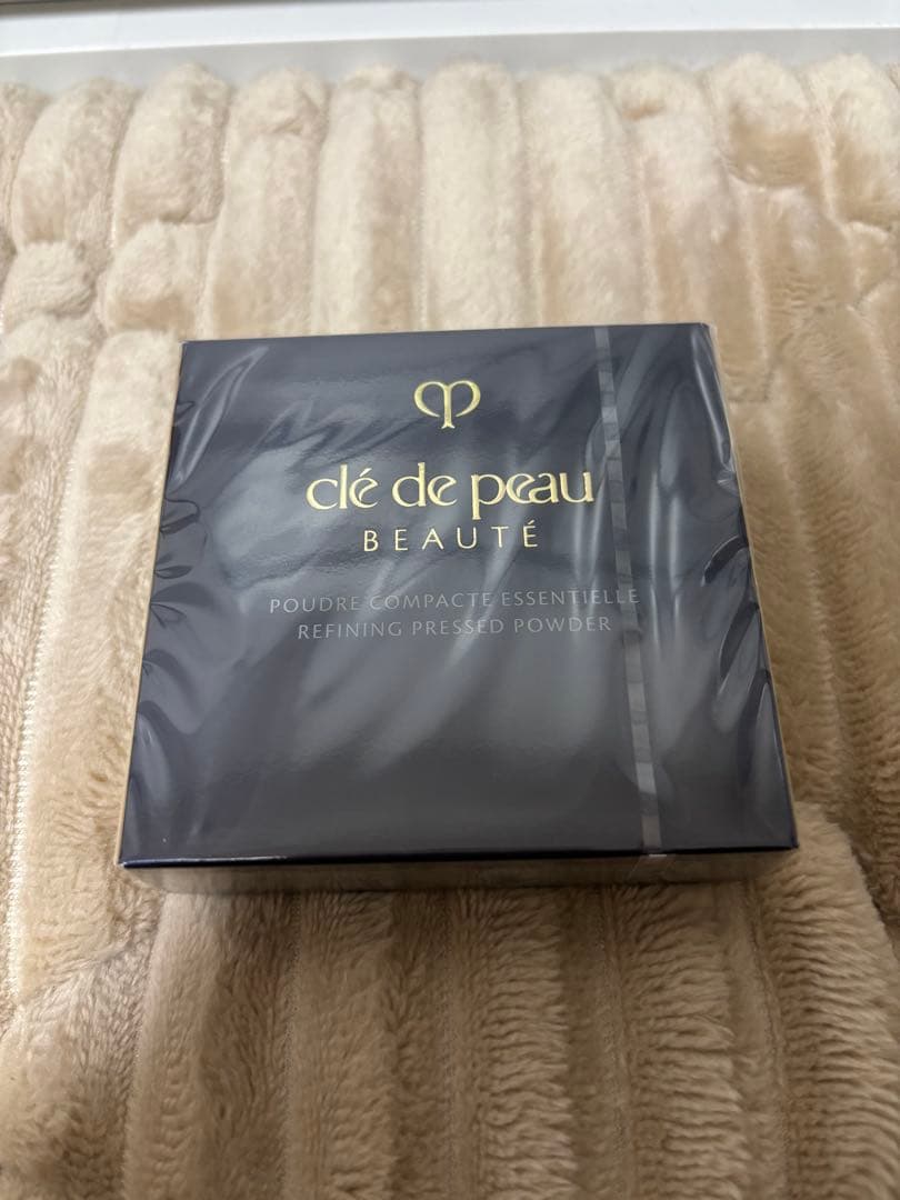 クレ・ド・ポーボーテ　プードルコンパクトエサンシエルn本体 プードルコンパクトエサンシエルn（エレガントスリム） - フェイス