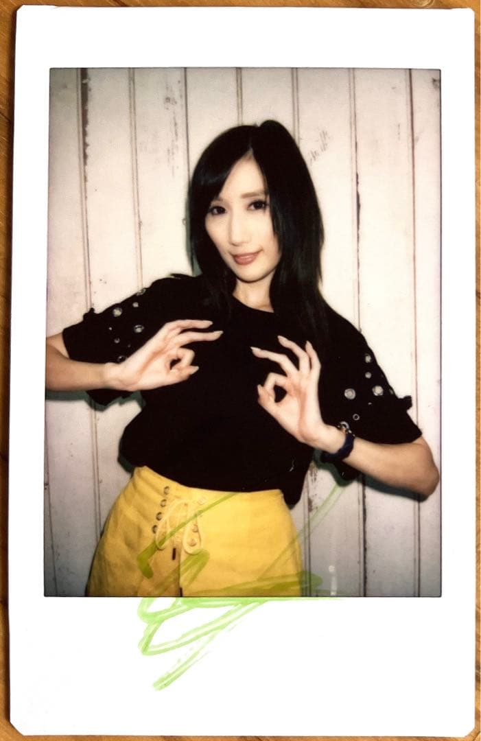 JULIA 直筆サイン入り チェキ 1 ムーディーズ ジュリア 写真 特典