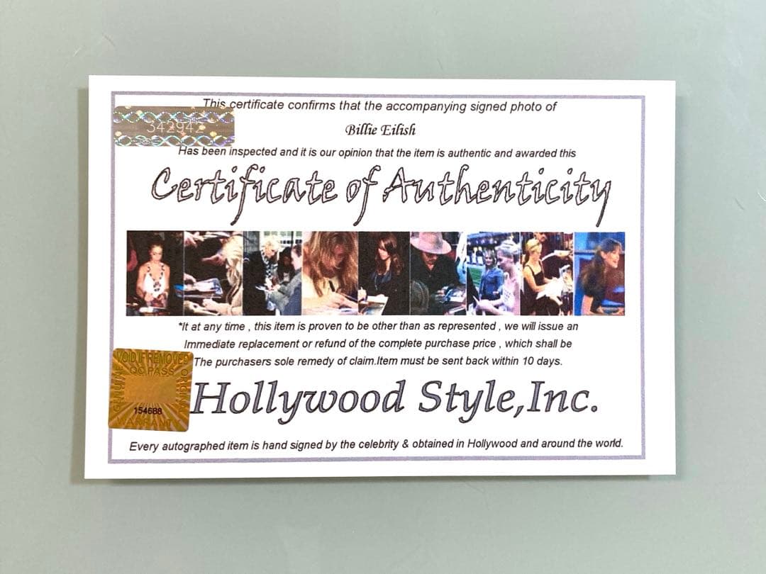 ビリー・アイリッシュ直筆サイン入り2Lサイズ写真… - メルカリ