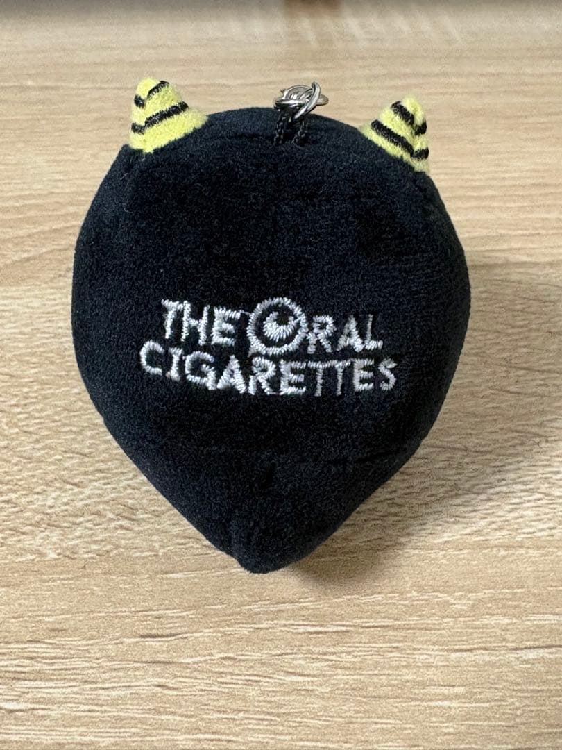 廃盤】THE ORAL CIGARETTES おるたんキーホルダー 黒 - メルカリ