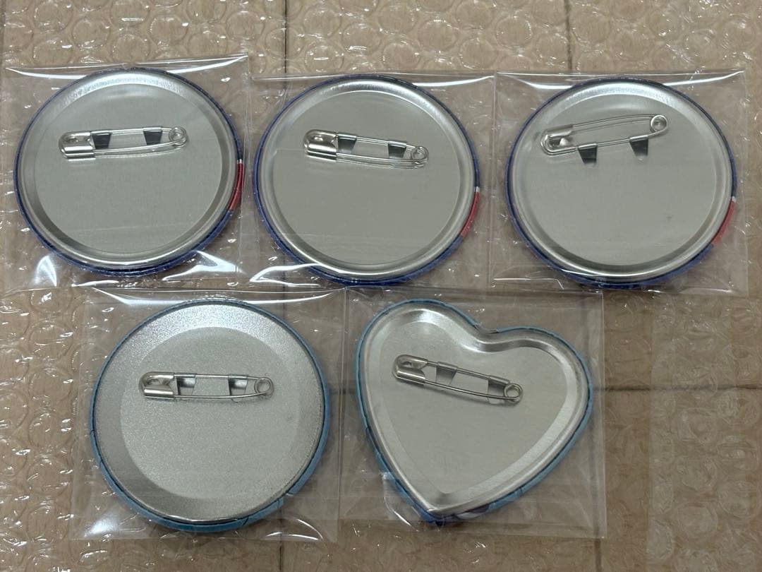 アクシア・クローネ 缶バッジ にじさんじ - メルカリ