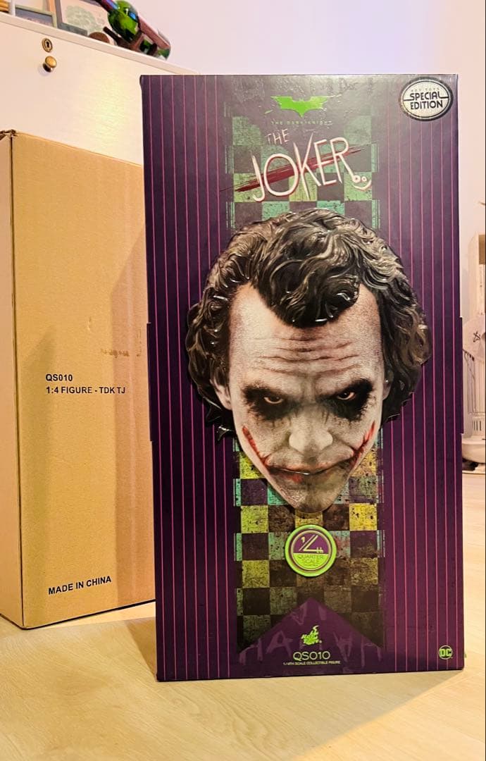 トイサピエンス限定 クオーター・スケール ジョーカー ホットトイズ　ダークナイト ホットトイズ クォータースケール ダークナイト ジョーカー トイ