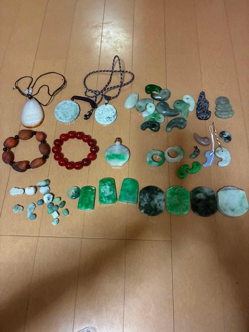 翡翠、勾玉、和田白玉セット-絶大な人気を誇る