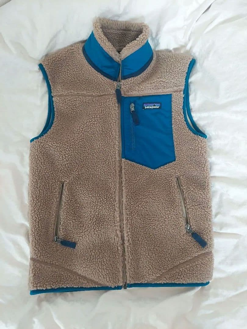 Patagonia フリースベスト ベージュ/青 - メルカリ
