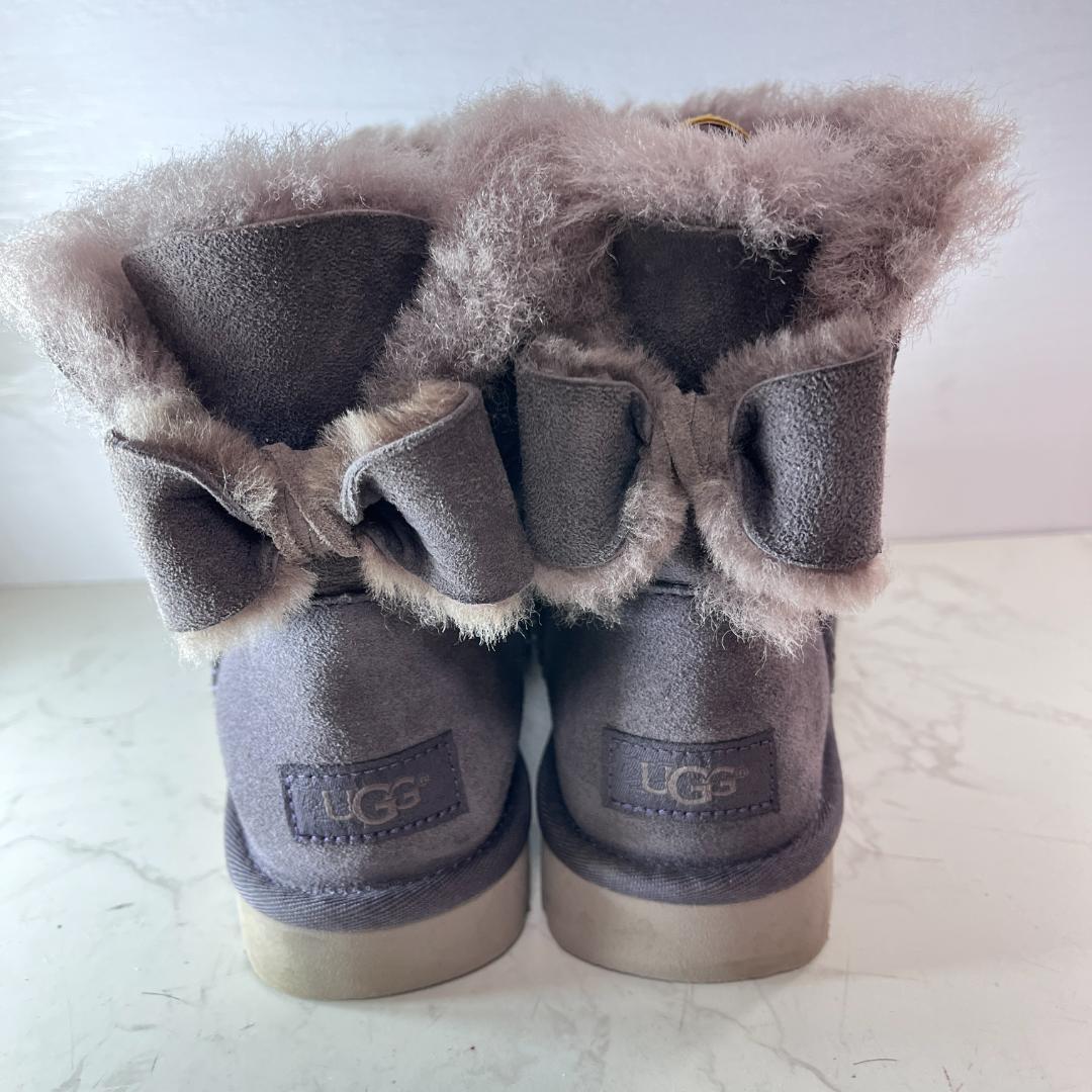 専用入手困難 未使用級 UGG ベイリーボウ風 ムートンブーツ パープル 24c アグ UGG ミニ ベイリーボウ II ムートンブーツ （バーントシダー