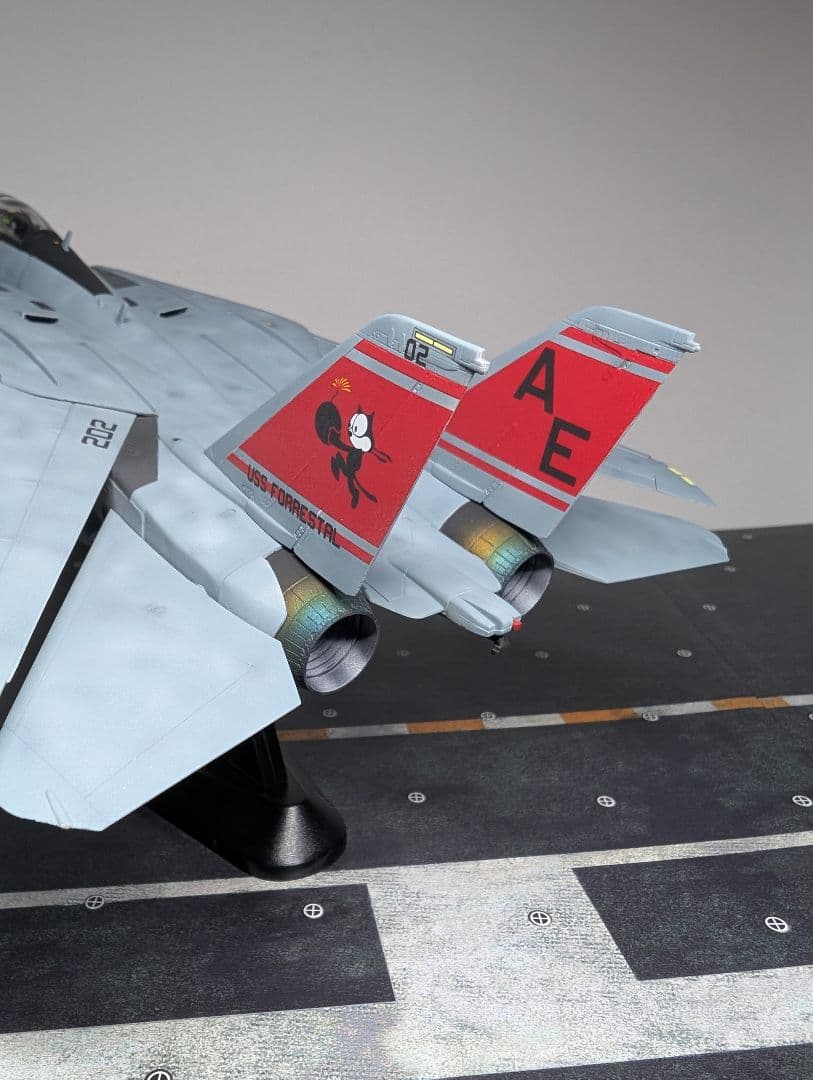 ハセガワF−14A 完成品VF-31トムキャッターズ飛行状態1/72完成品
