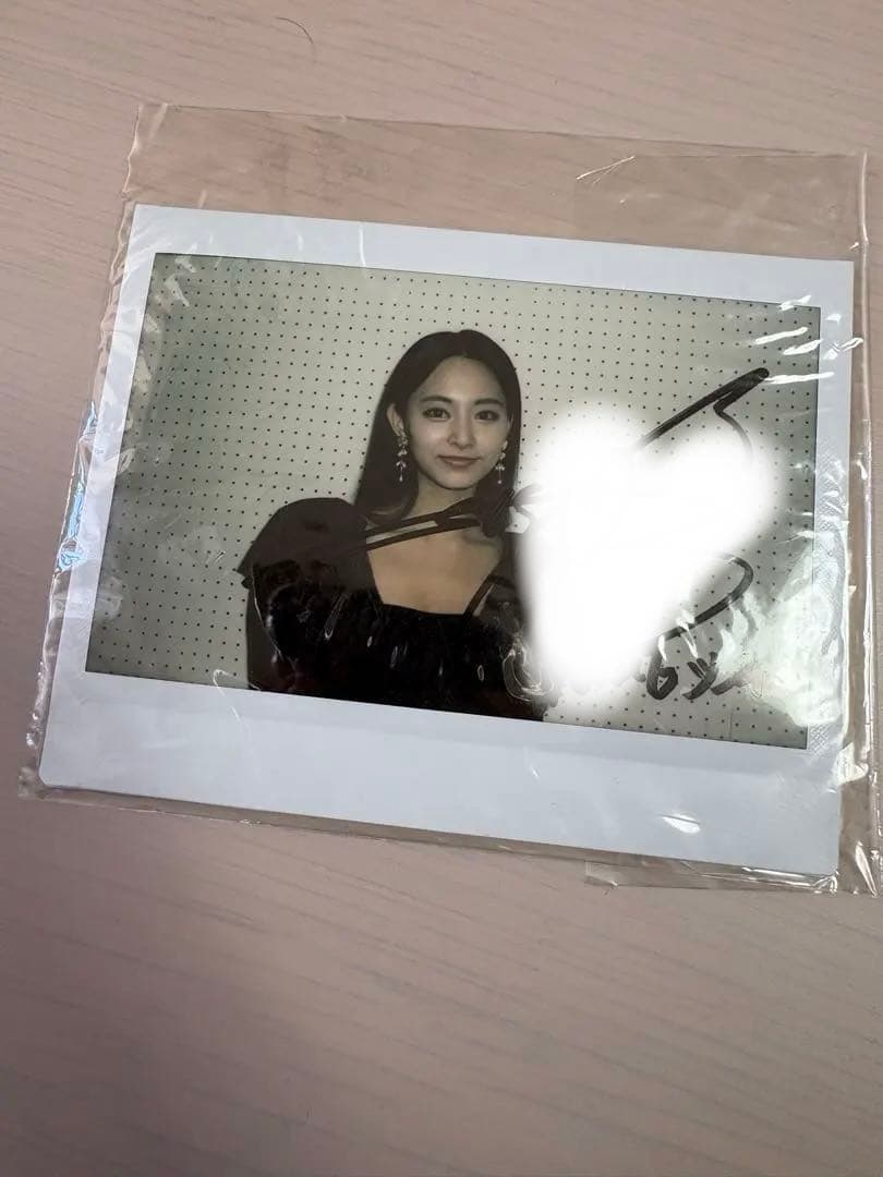 TWICEツウィ サイン入りチェキ Yahoo!オークション - ツウィ (TWICE) 直筆サイン入り・韓国13thミニア