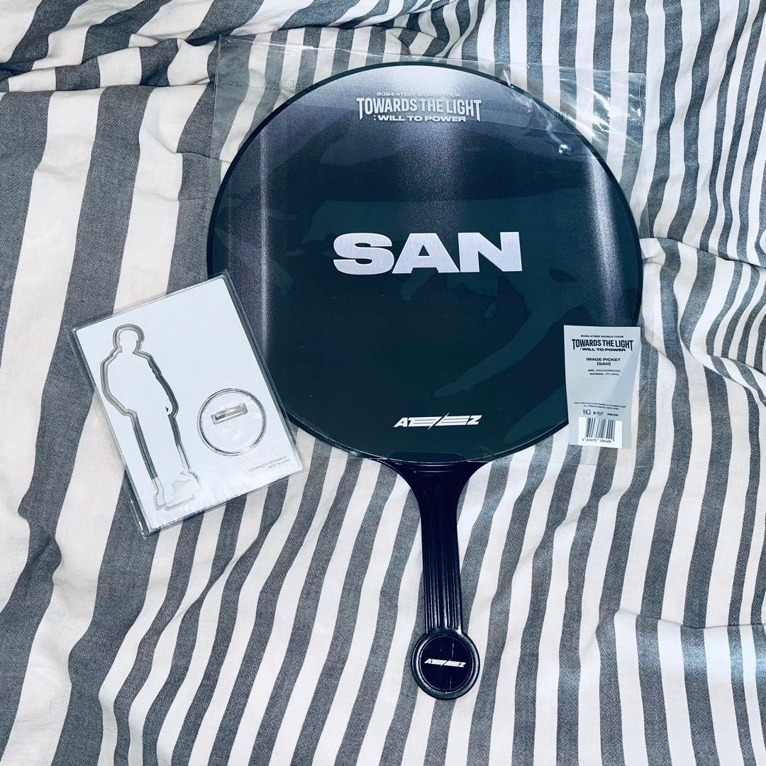 ATEEZ SAN サン うちわ アクスタ セット - メルカリ