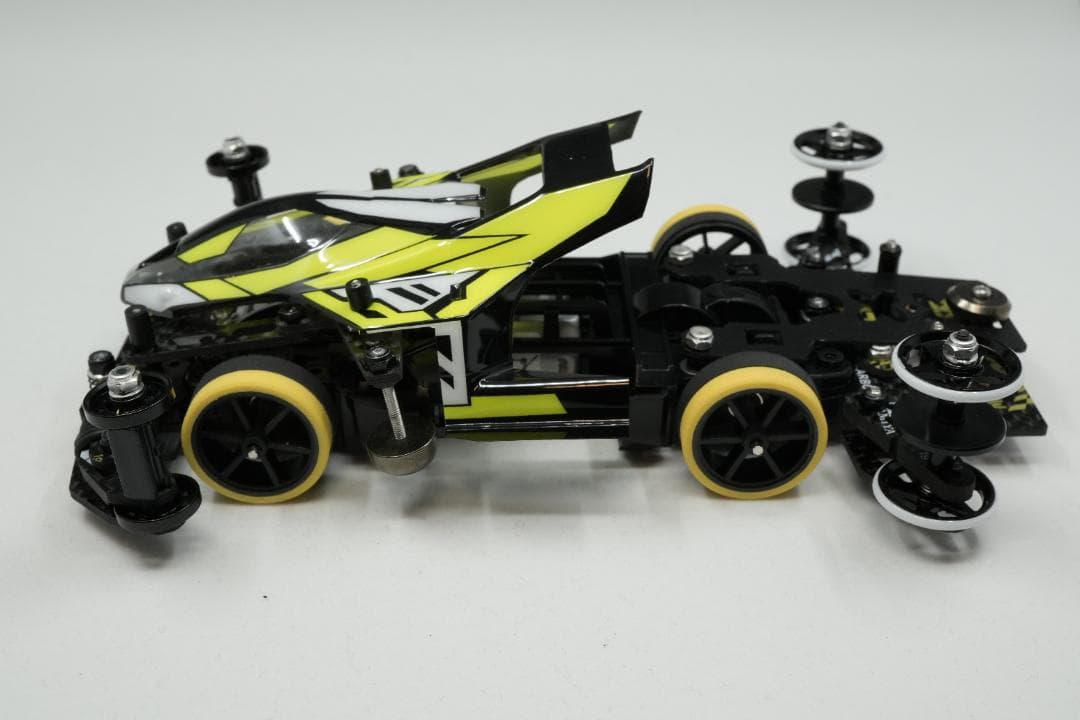 ミニ四駆 MSフレキ 完成マシン 蛍光機甲Ver. 海外優勝仕様 - メルカリ