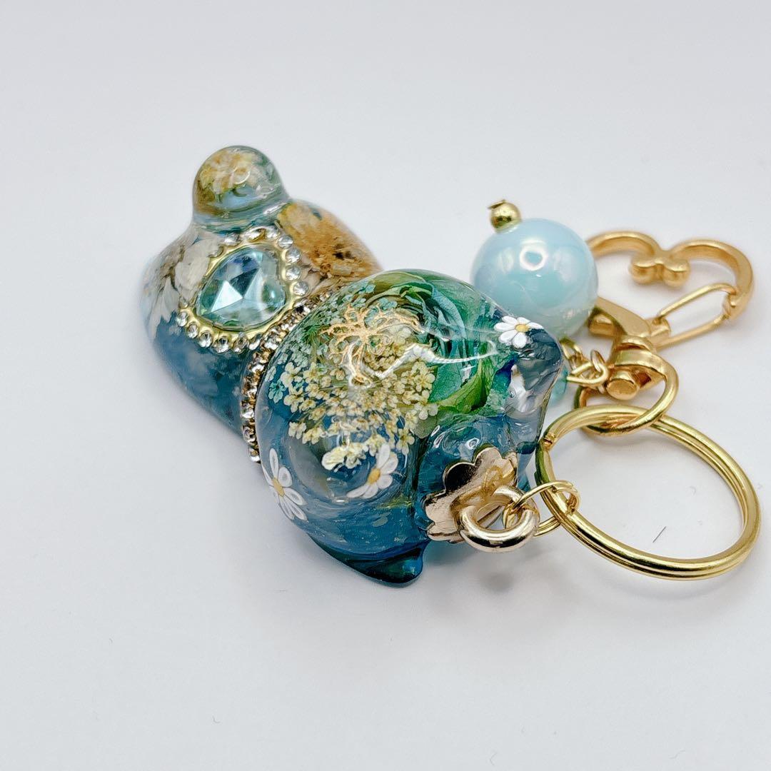 猫ちゃん^ ̳ᴗ ̫ ᴗ ̳^アクアマリン オルゴナイト キーホルダー - メルカリ