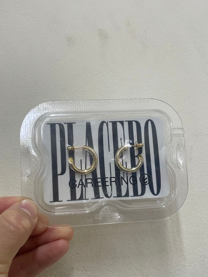 CAREERING】KING GNU 常田大希 着用 ゴールドフープピアス - メルカリ