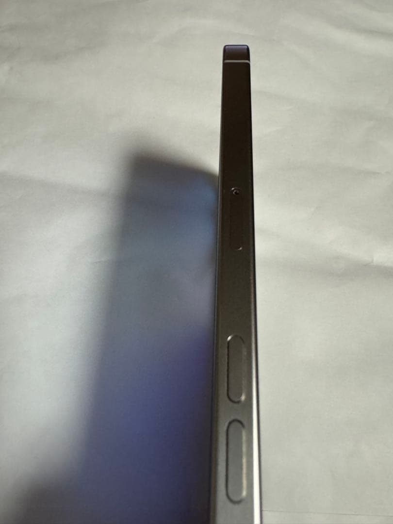 iPhone15promax 1.02TB バッテリー89% 赤ロム保証 白