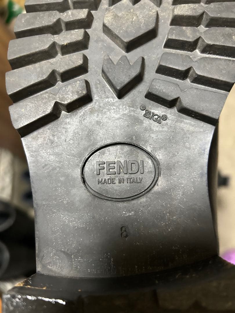 FENDI 黒 レザー エンジニアブーツ バックル付き - メルカリ