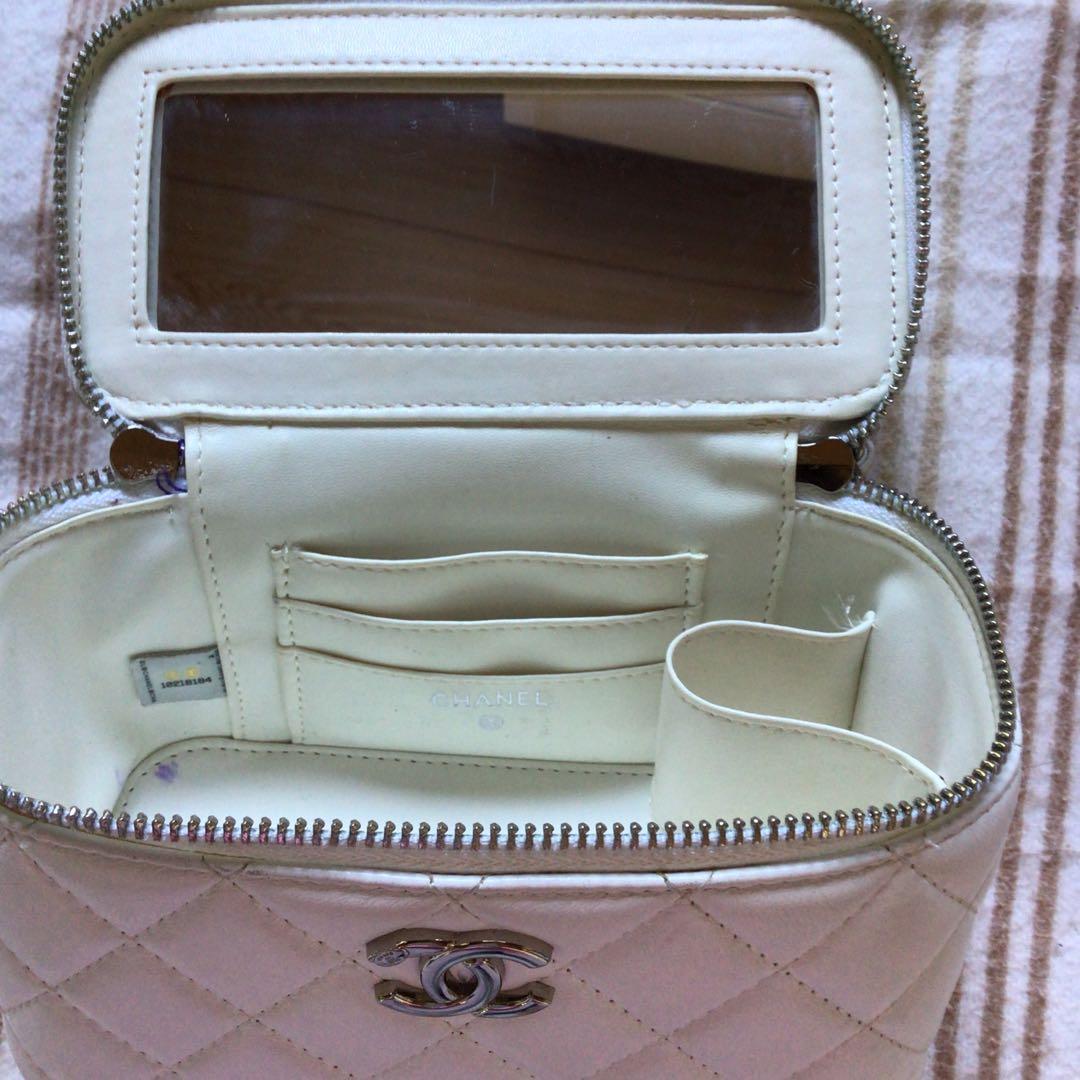 シャネル ラインストーンハンドルチェーンショルダーバッグホワイト