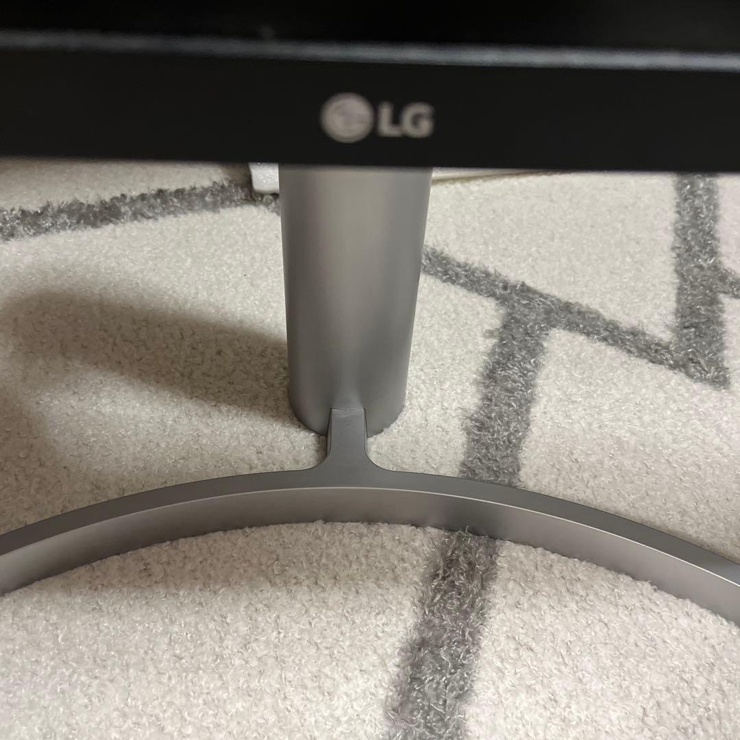 液晶モニター 27型 4K対応 27UL550-W　《 LG 》セット