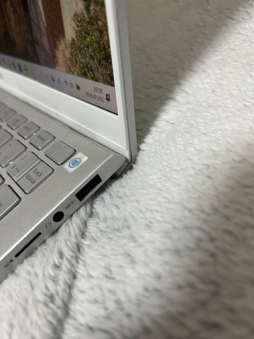 ノートパソコン Inspiron 5301 Core i3 液晶割れ/ジャンク品 | 激安