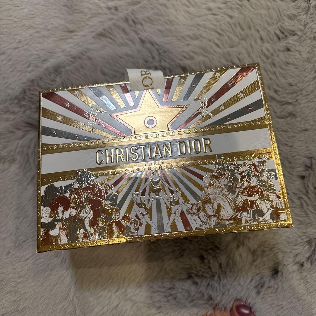 Dior 紙袋 クリスマス 2025ホリデー限定 ショッパー ディオール - メルカリ