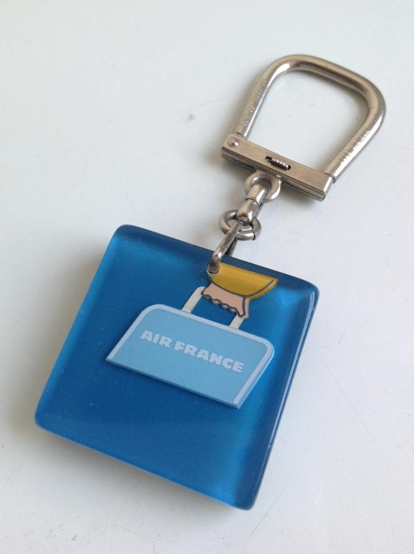 古い雑誌広告とブルボンキーホルダー エールフランス ブロカント