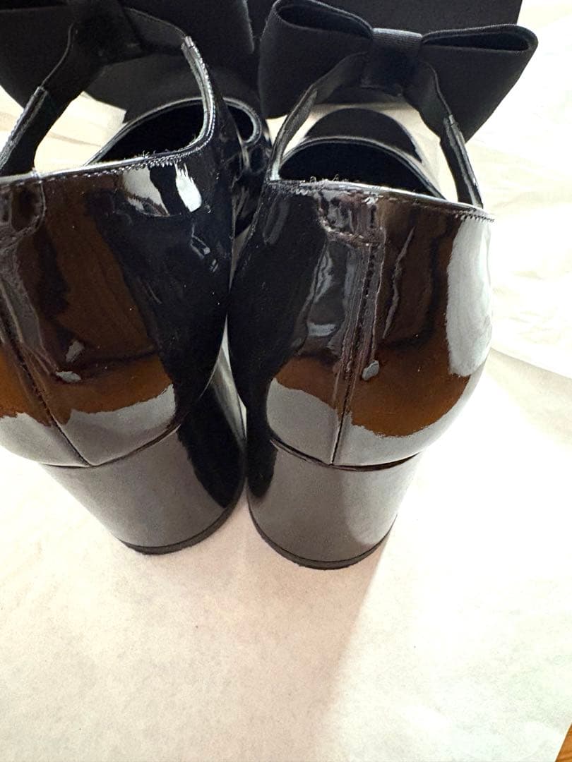 CHANELエナメルリボンストラップシューズ - メルカリ