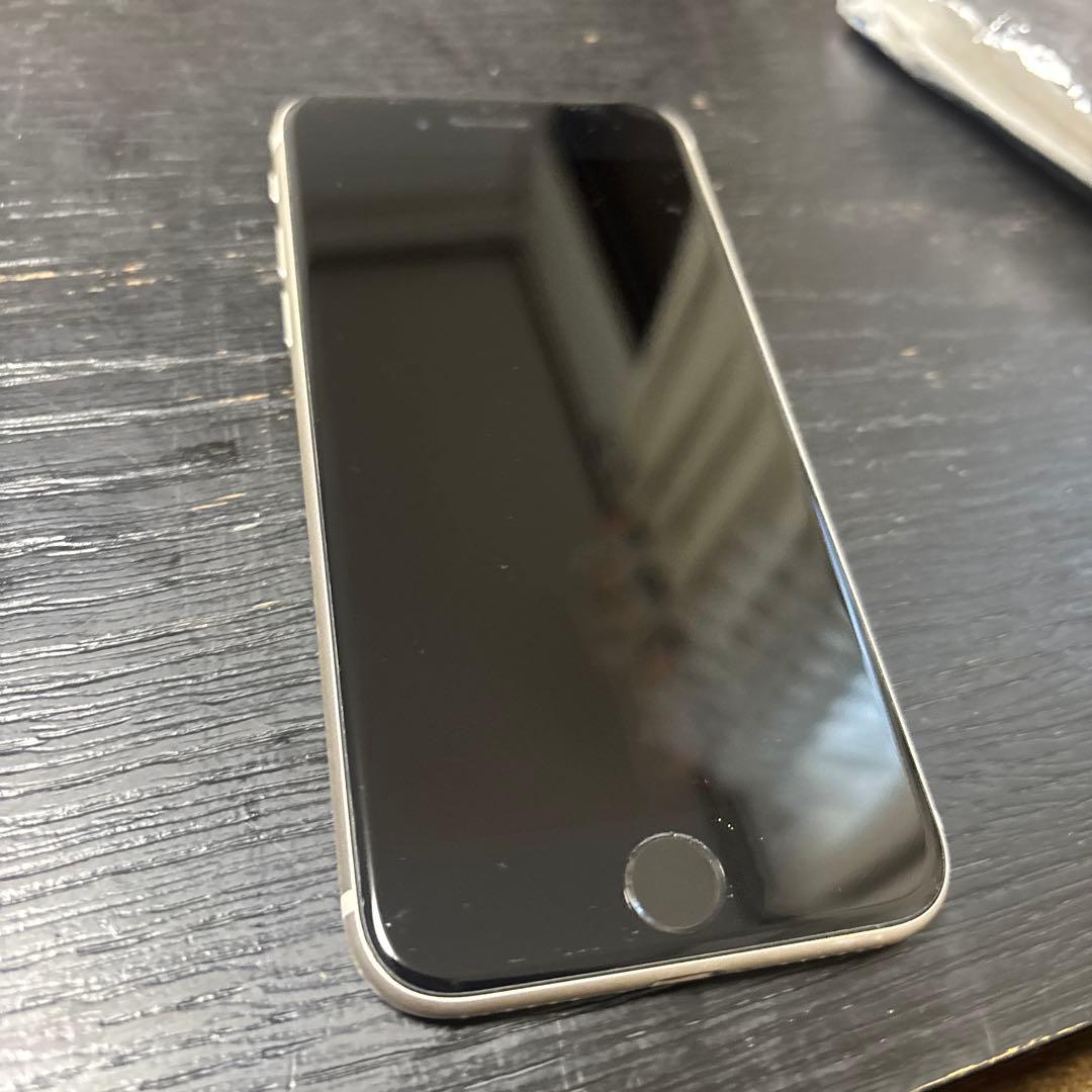 ゆ*】様 Apple iPhone SE 第二世代ホワイト 本体 iPhone SE 第2世代 64GB ホワイト SIMフリー iPhone SE（第2世代） [AT