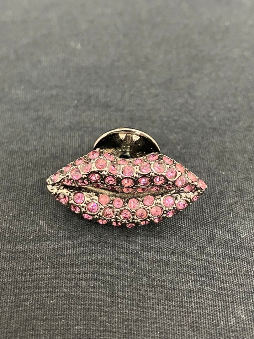 Sonia Rykiel ソニアリキエル 唇型タイピン - メルカリ