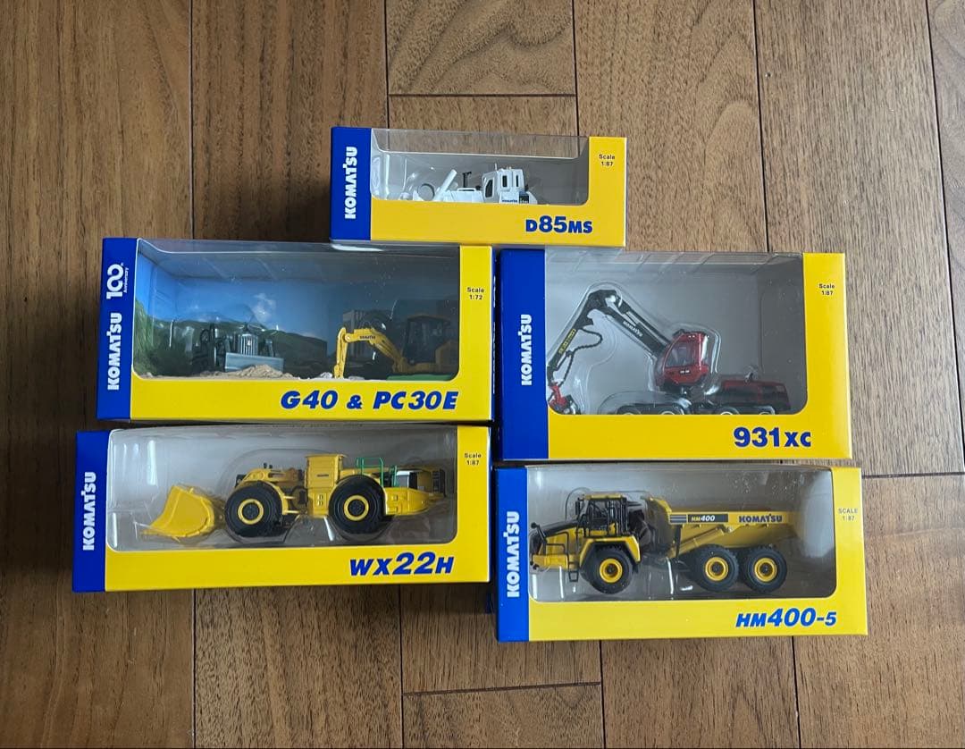 コマツ 株主優待のミニチュア 5台セット - メルカリ