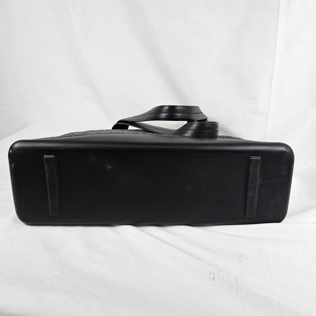 希少 PRADA フェルト トートバッグ チャコール 42 - メルカリ