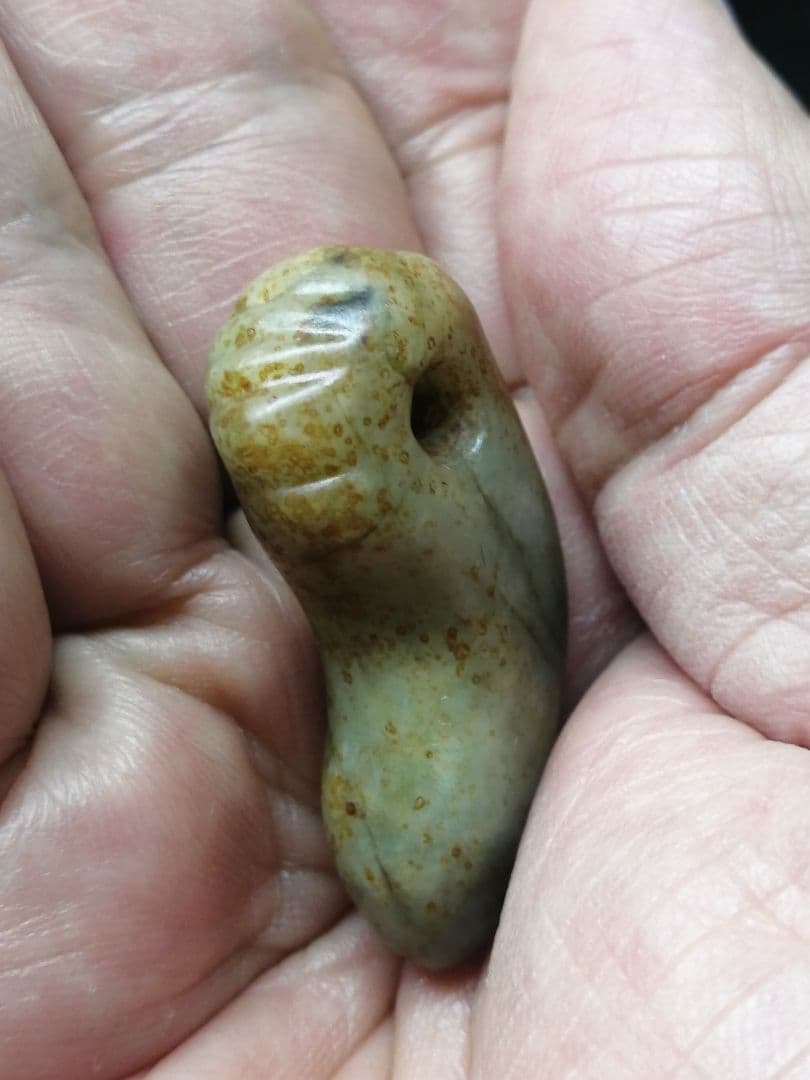 ★縄文期『古代翡翠勾玉』出土品　4.2cm 埋蔵文化財　本物の『古代翡翠』です