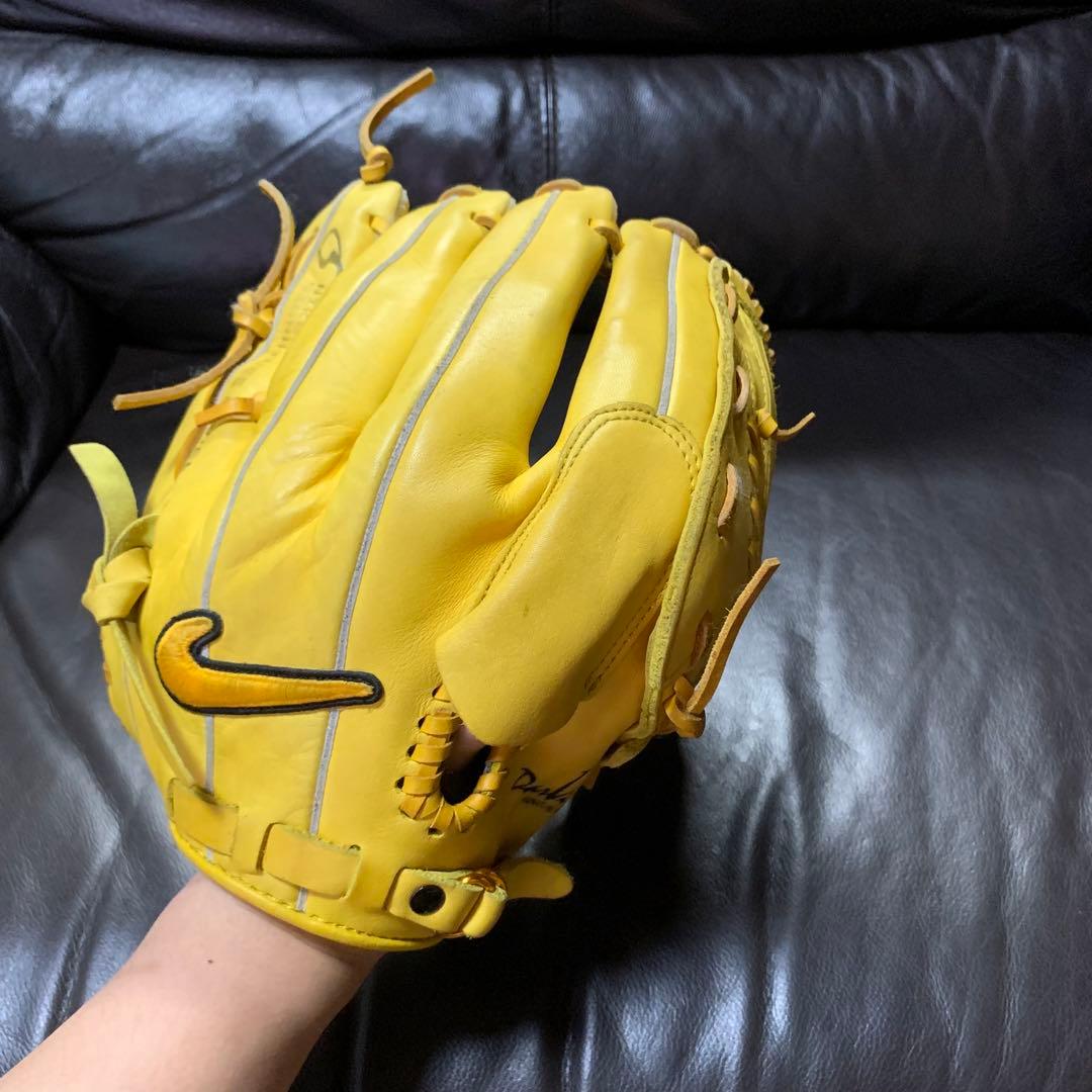 NIKE ダルビッシュモデル 軟式投手用グローブ 黄色 - メルカリ