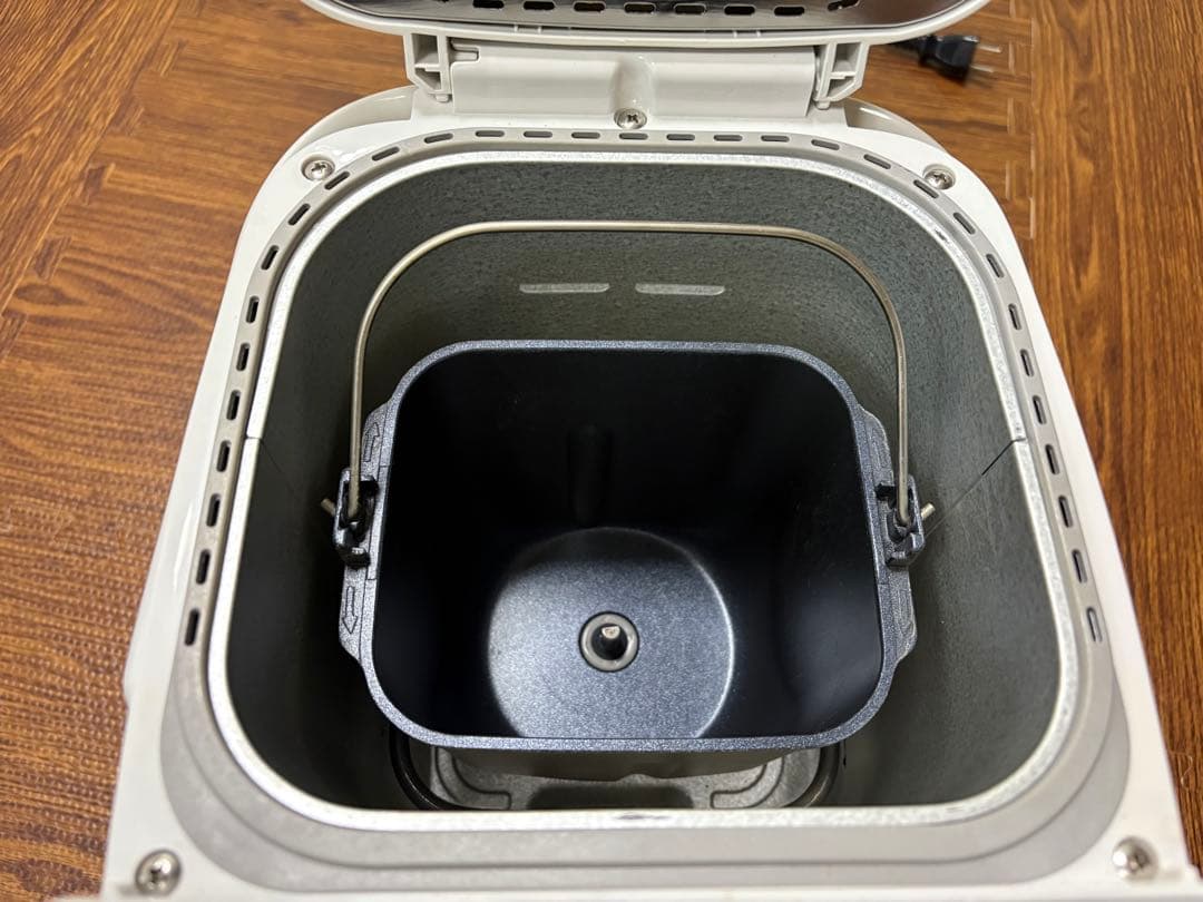 パナソニック ホームベーカリー SD-MT4-W 1斤タイプ イースト17袋つき