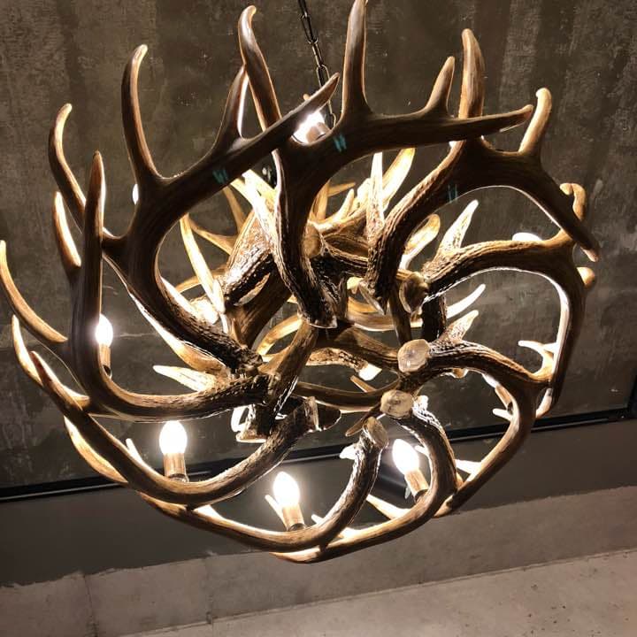 ディアホーン 鹿角 シャンデリア LEDライト(只今送料無料) - メルカリ