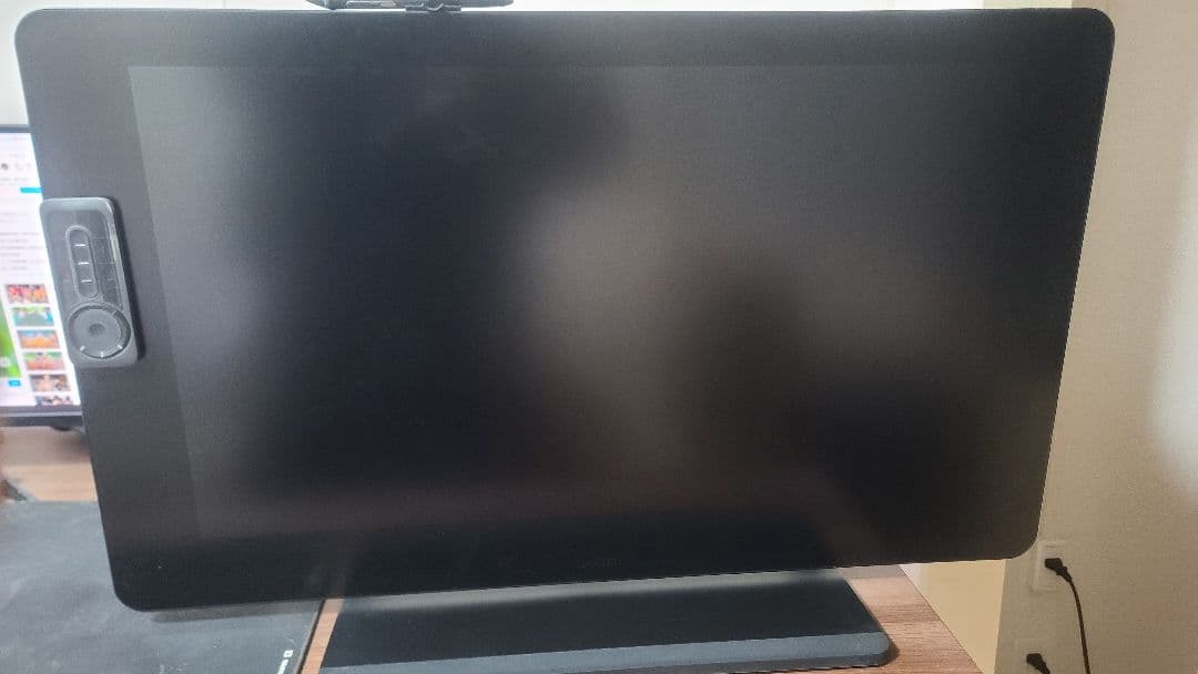 Wacom Cintiq Pro 32 (DTH-3220) 元箱・スタンド付 Wacom Cintiq Pro DTH-3220 | Overview, Specs, Details | SHI