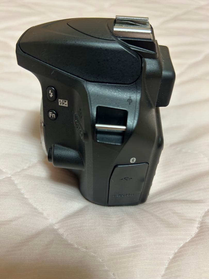 Nikon D3400 デジタル一眼レフカメラ ショット数1675回