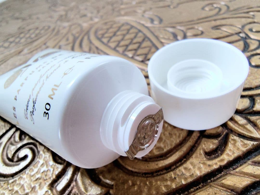 パルファン ロジーヌ パリ ゼスト ド ローズ 50ml コフレセット - メルカリ