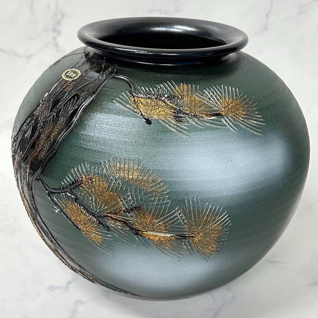 新品 信楽焼 三彩作 金彩松絵 彫刻 花瓶 壺 - メルカリ