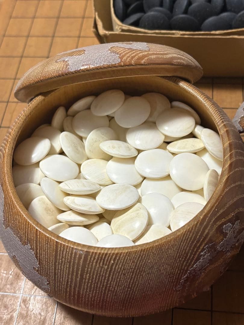 囲碁盤と碁石セット 脚付き ヘソあり アンティーク - メルカリ