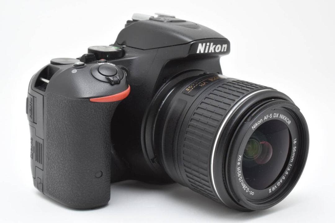 ■ 美品 ■ ニコン　Nikon D5500 標準レンズキット《S数8700枚》