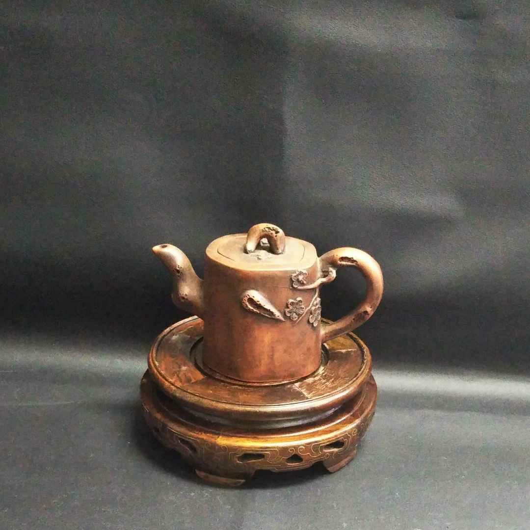 ※中国古美術/朱泥紫砂梅花紋茶壺/(底款:不明) 中国茶器 朱建偉 紫砂大師 双色梅花 紫砂壺 紫泥 紫砂 朱泥 宜興