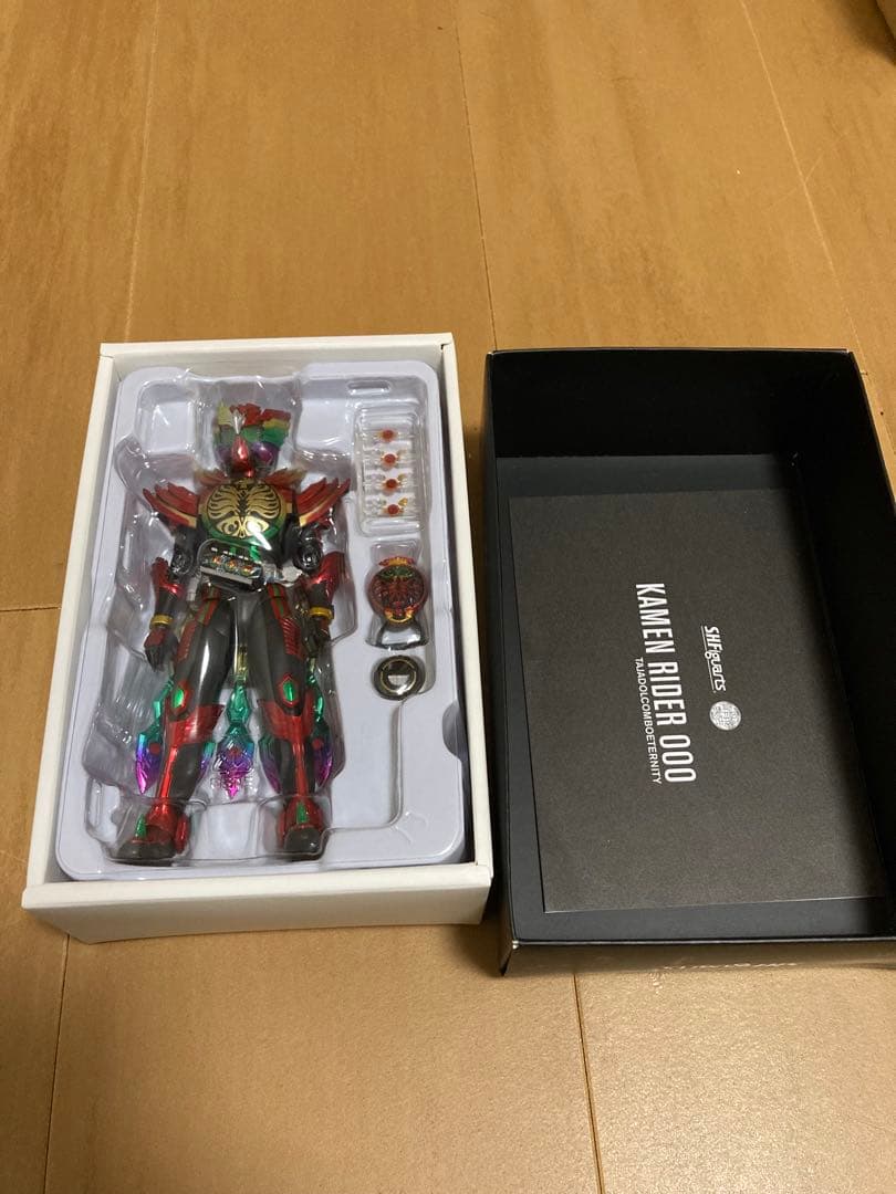 S.H.Figuarts 真骨彫 仮面ライダーオーズ タジャドルコンボエタニティ