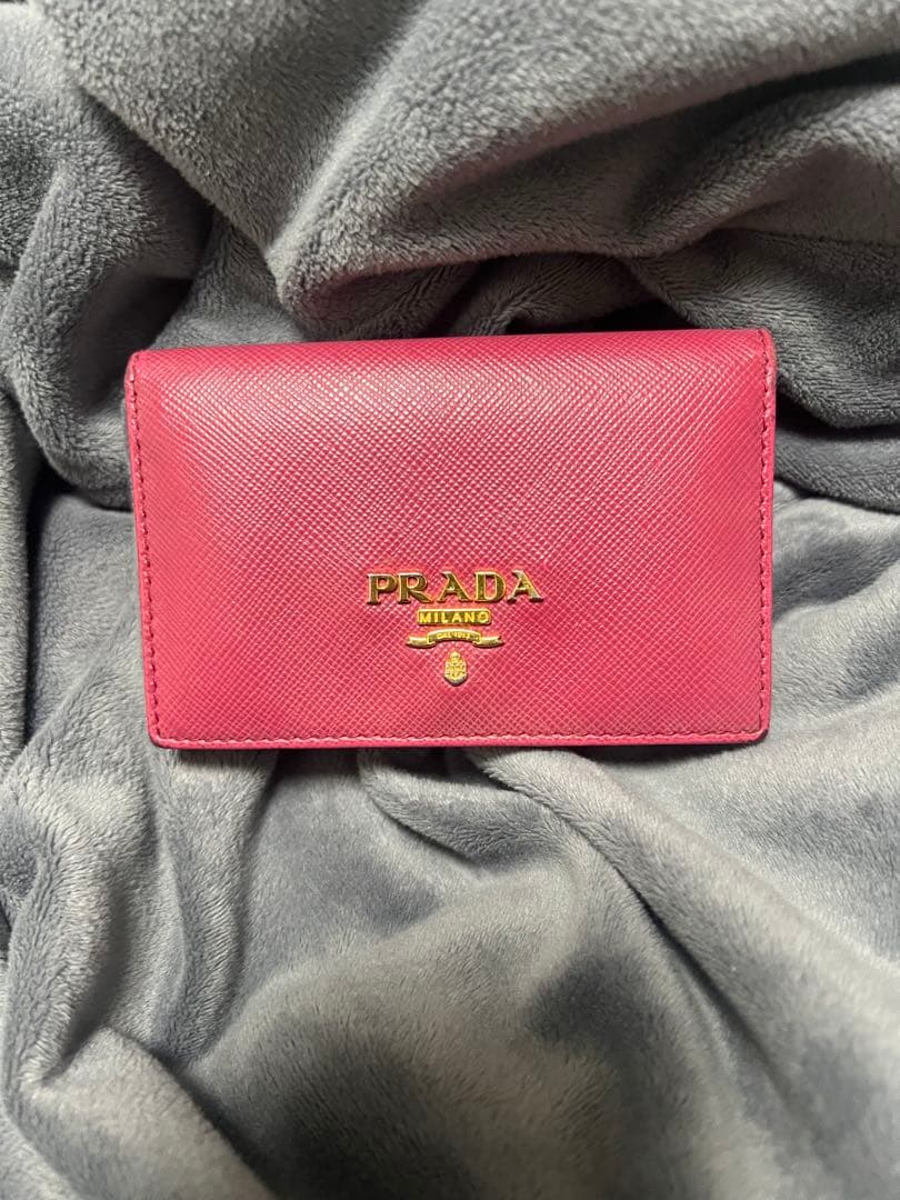 PRADA プラダ　サフィアーノレザー　ピンク　名刺入れ　レディース プラダ名刺入れ ピンク レディース カードケース PRADA 中古 – 銀蔵