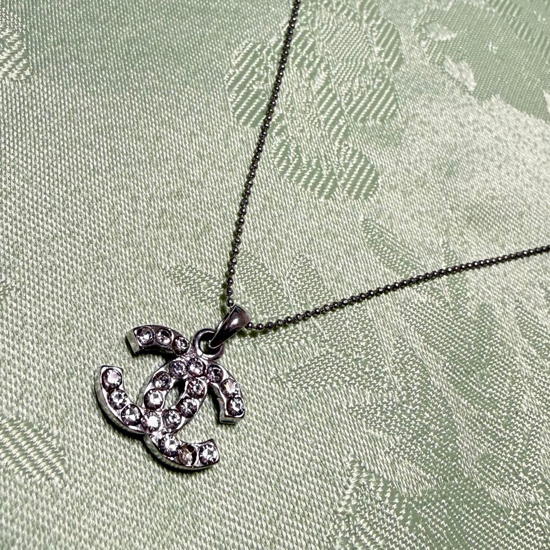 ノベルティ□CHANEL□ロゴネックレス□USED - メルカリ