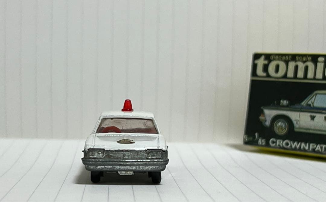 黒箱 日本製 トミカ no.4 トヨタクラウンパトカー 1Aホイール - メルカリ