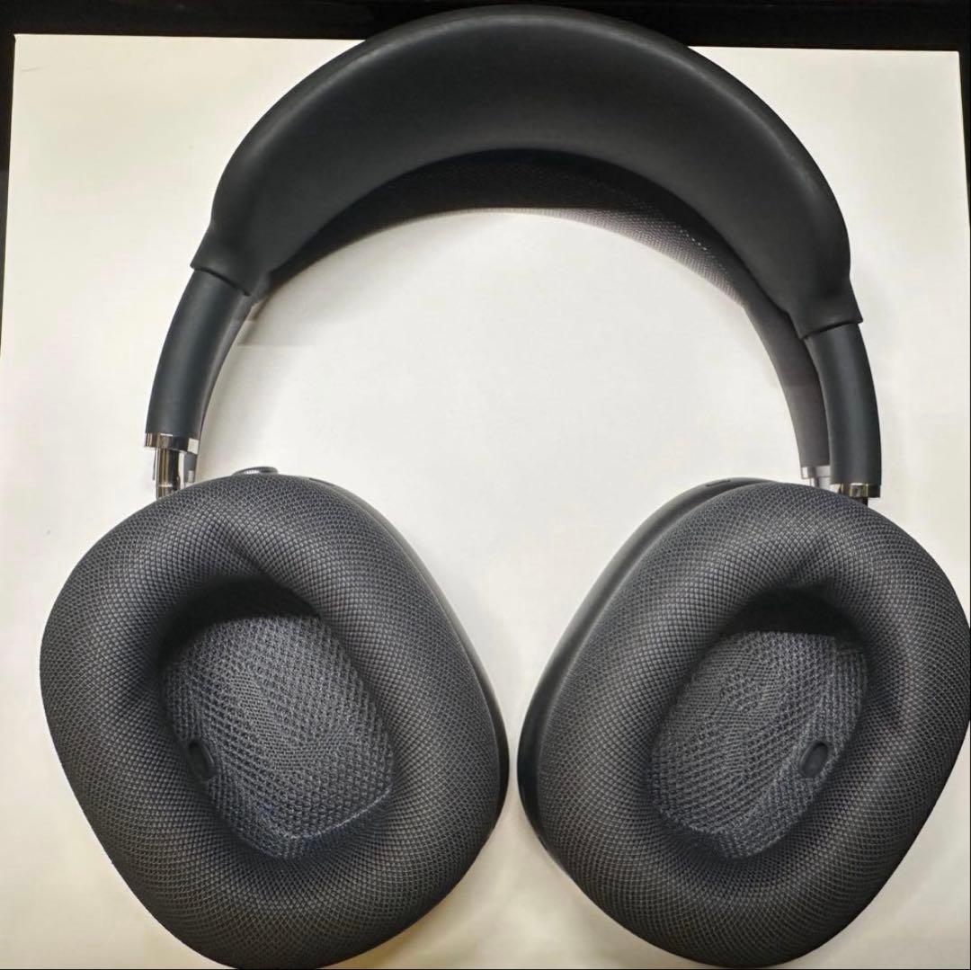 AirPods max lightning ケースとカバー付き - ヘッドホンお 得 な 通販