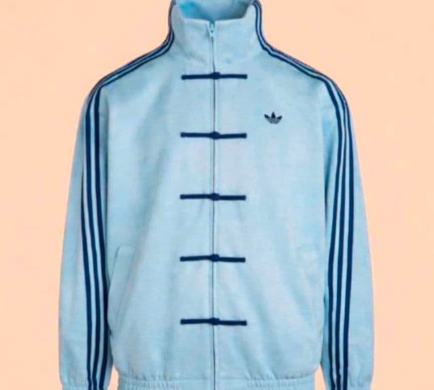 adidas】SNSで話題☆中国限定 トラックジャケット - メルカリ