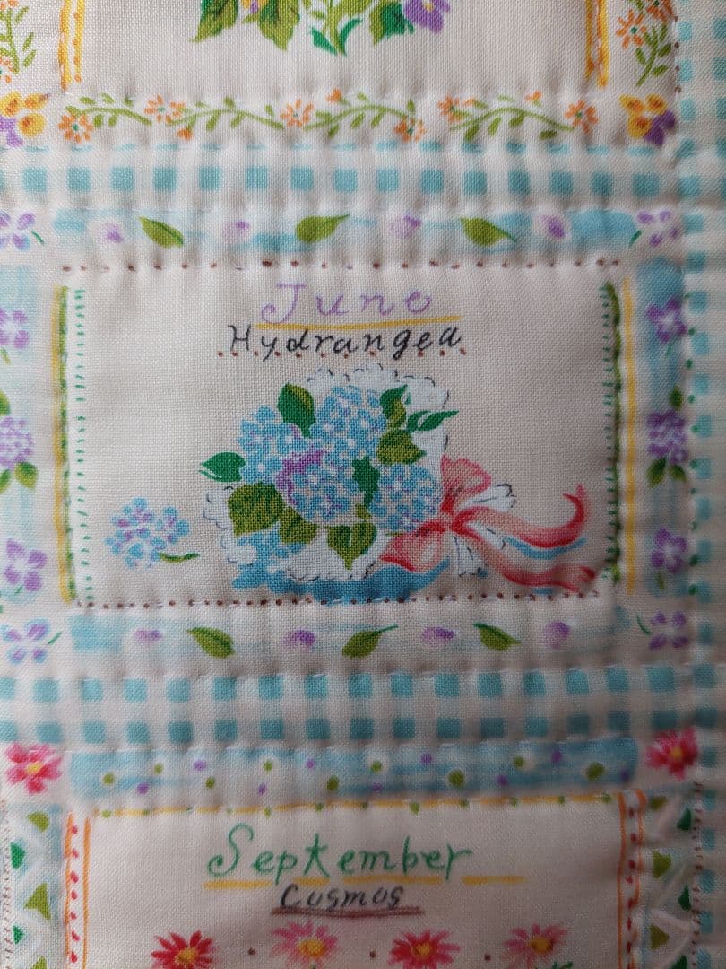 パッチワークタペストリー パッチワークキルト 四季の花 ハンドメイド