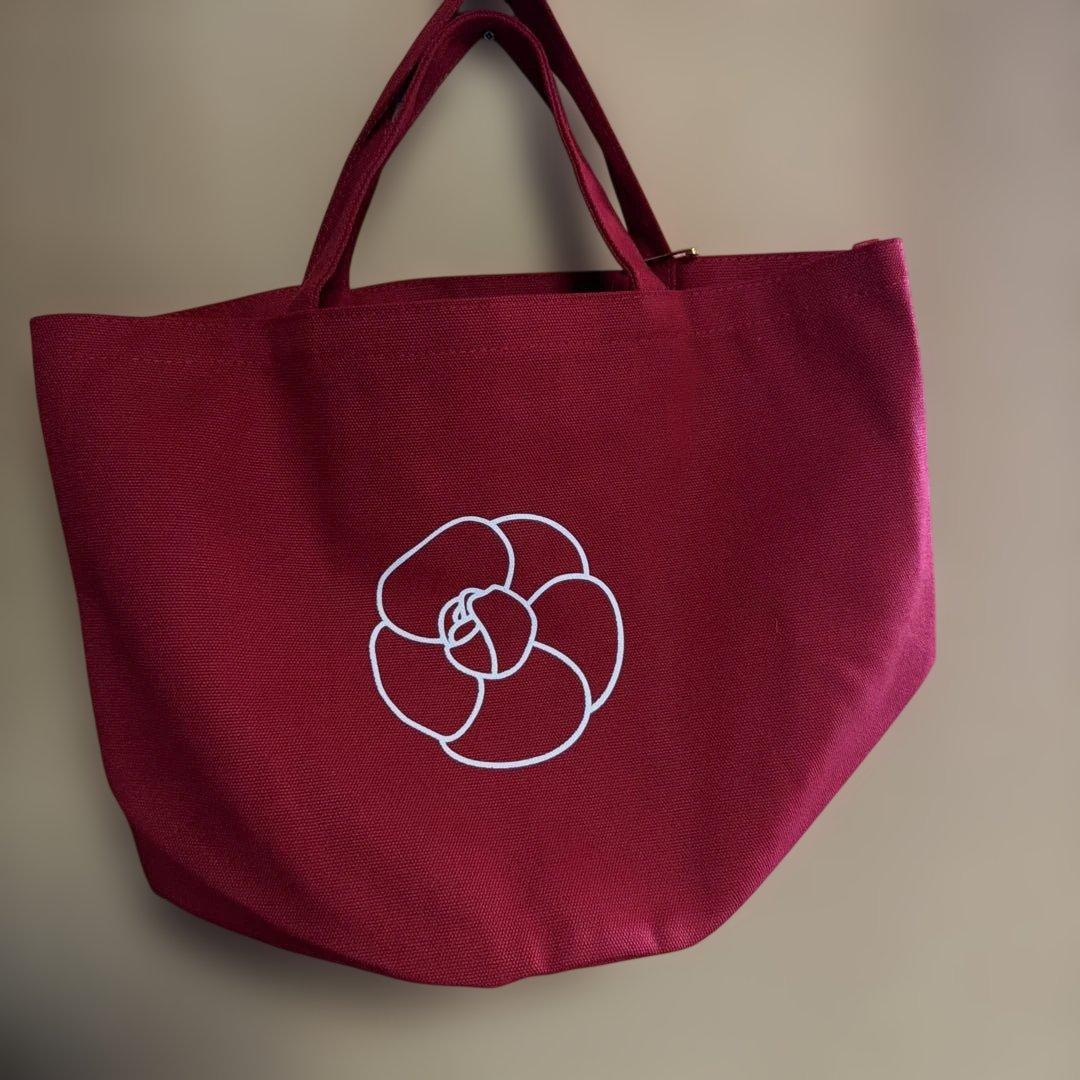 CHANEL】 ノベルティ トートバッグ 赤 新品 未使用 チャーム付 - メルカリ