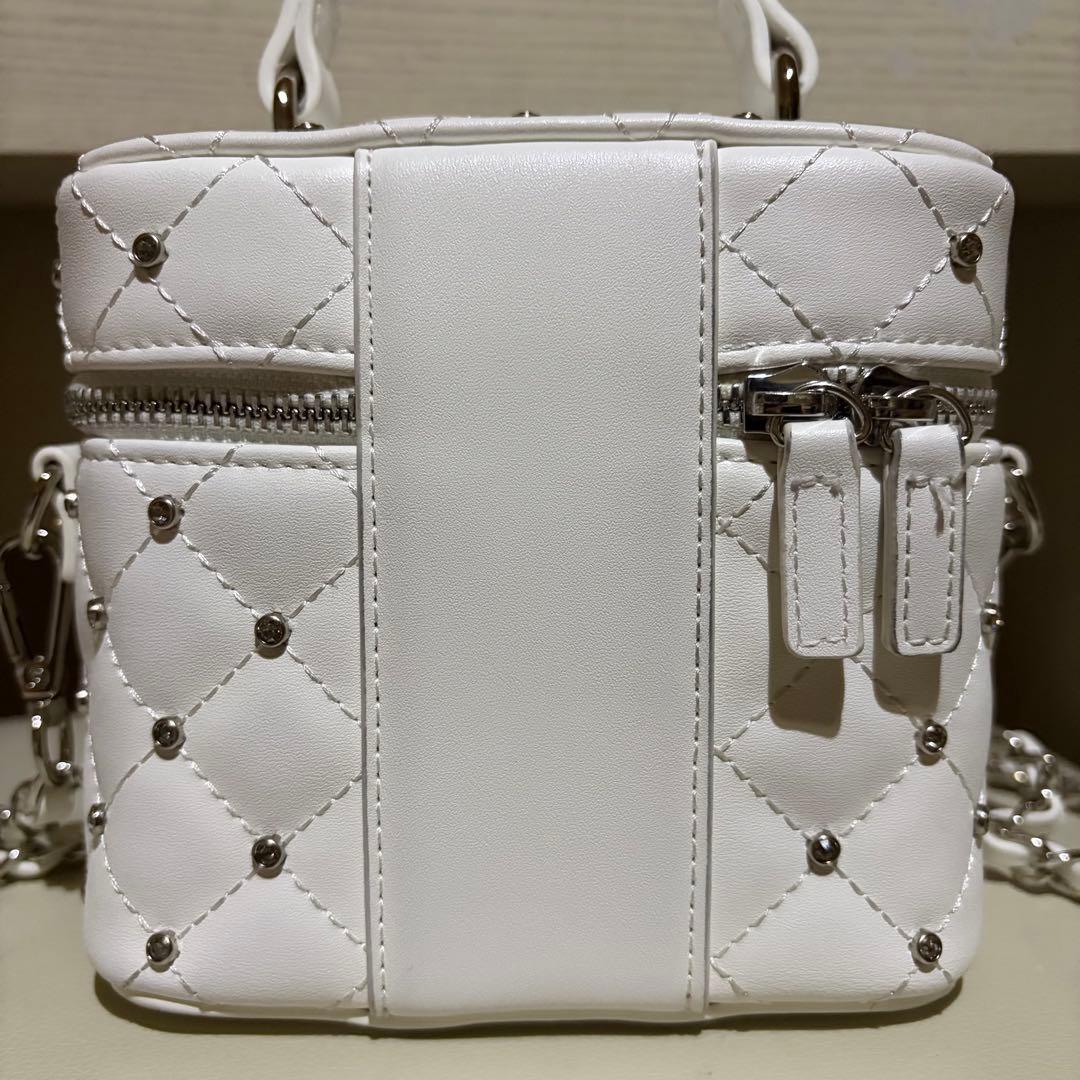 Darich キルティングビジュースクエアミニバッグ ホワイト - メルカリ