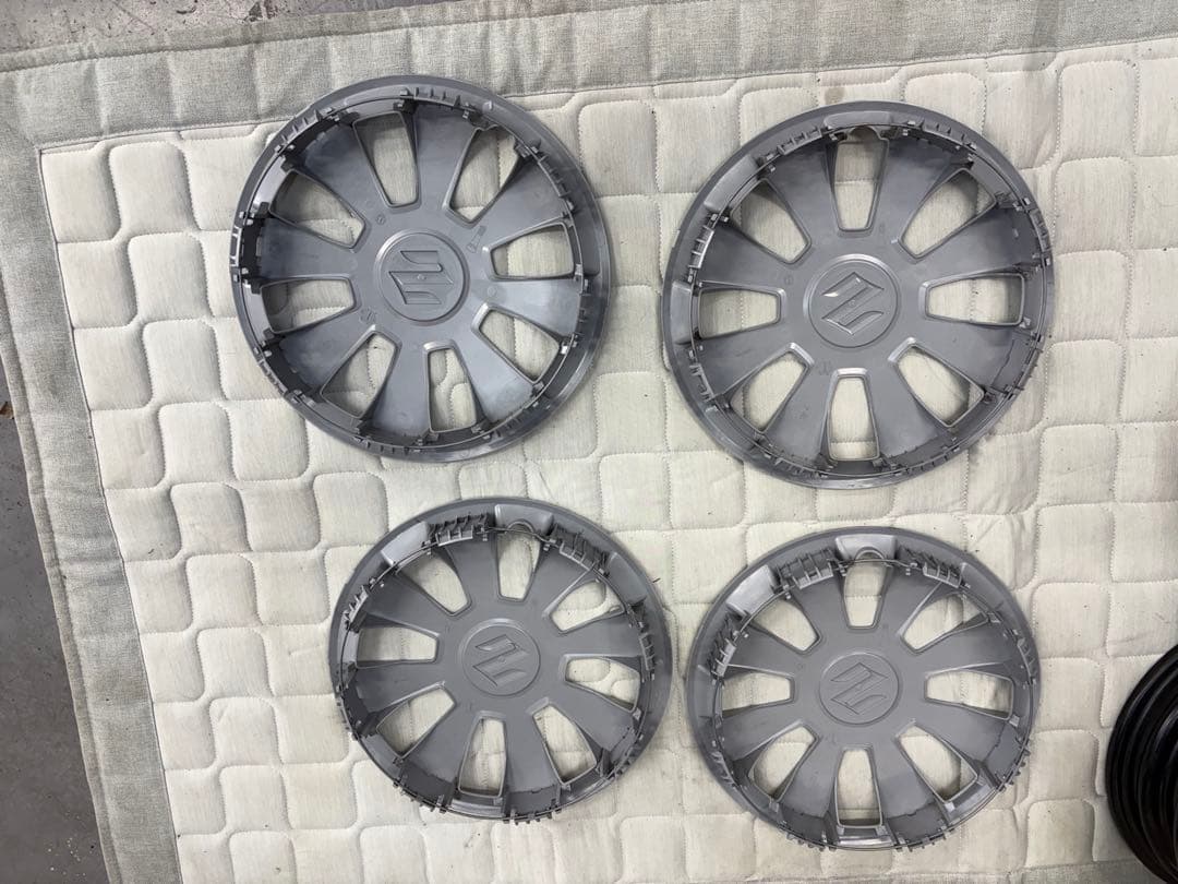 エリンギ様専用 スズキエブリーバン純正ホイールカバーとスチール