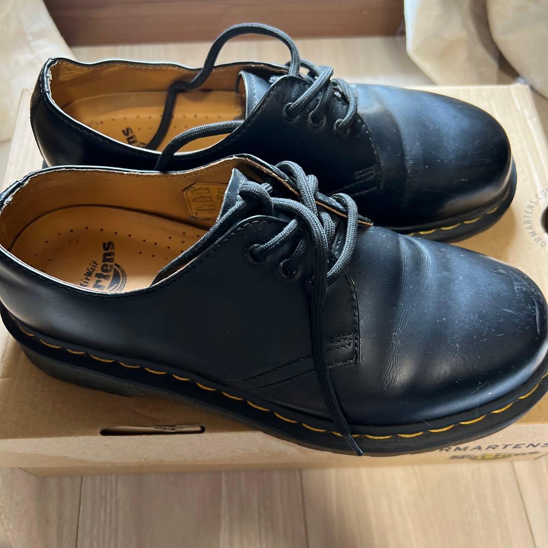 Dr. Martens ブラック レースアップシューズ - メルカリ